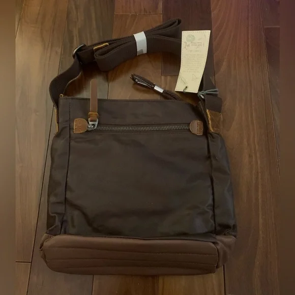 TSD BRAND Urban Crossbody Purse - Picture 2 of 7